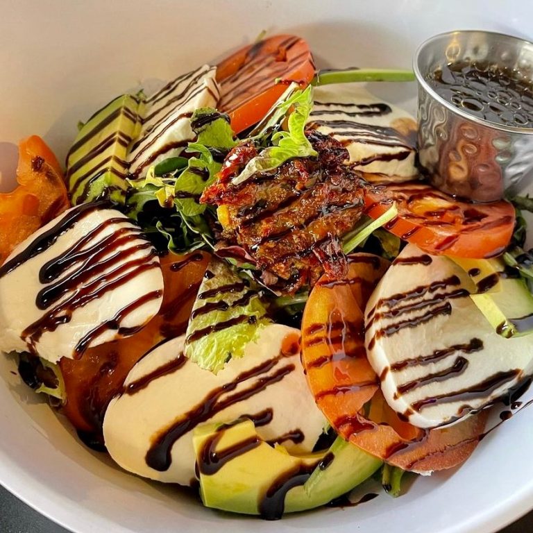 Barrel District Pizza, Bar & Kitchen